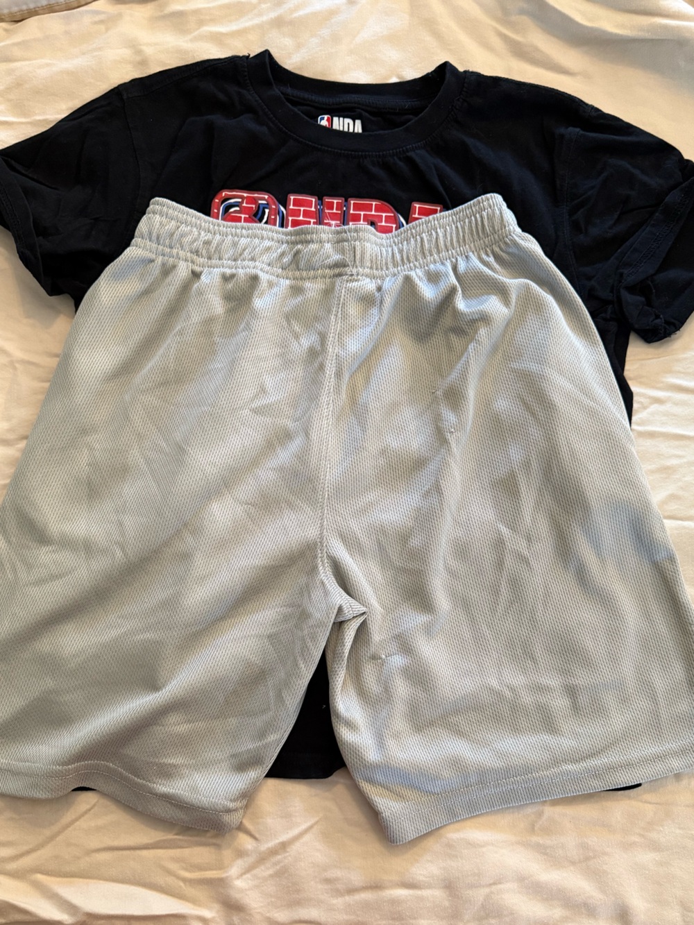 NBA Kids 2-Piece Outfit Set Black Graphic T-Shirt & Gray Mesh Shorts Size 14-16 - Picture 4 of 6